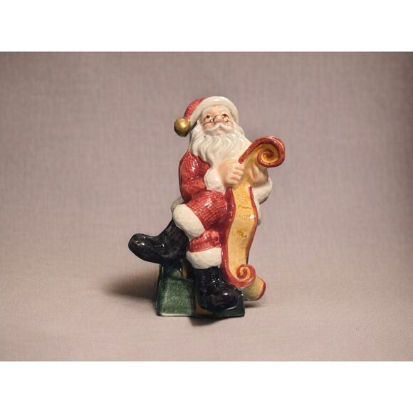 Fitz and Floyd Salt and Pepper Shaker Set Santa Sitting on a Present - Picture 2 of 9